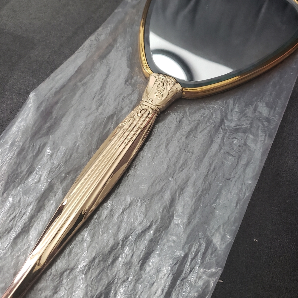 Vintage vanity hand mirror/brush set - Picture 6 of 10